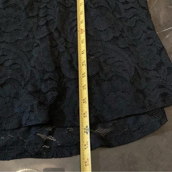 Express Womens Black Sheer Lace Top
Size Small Y2K 90s Whimsigoth Fairy Grunge - Picture 11 of 13
